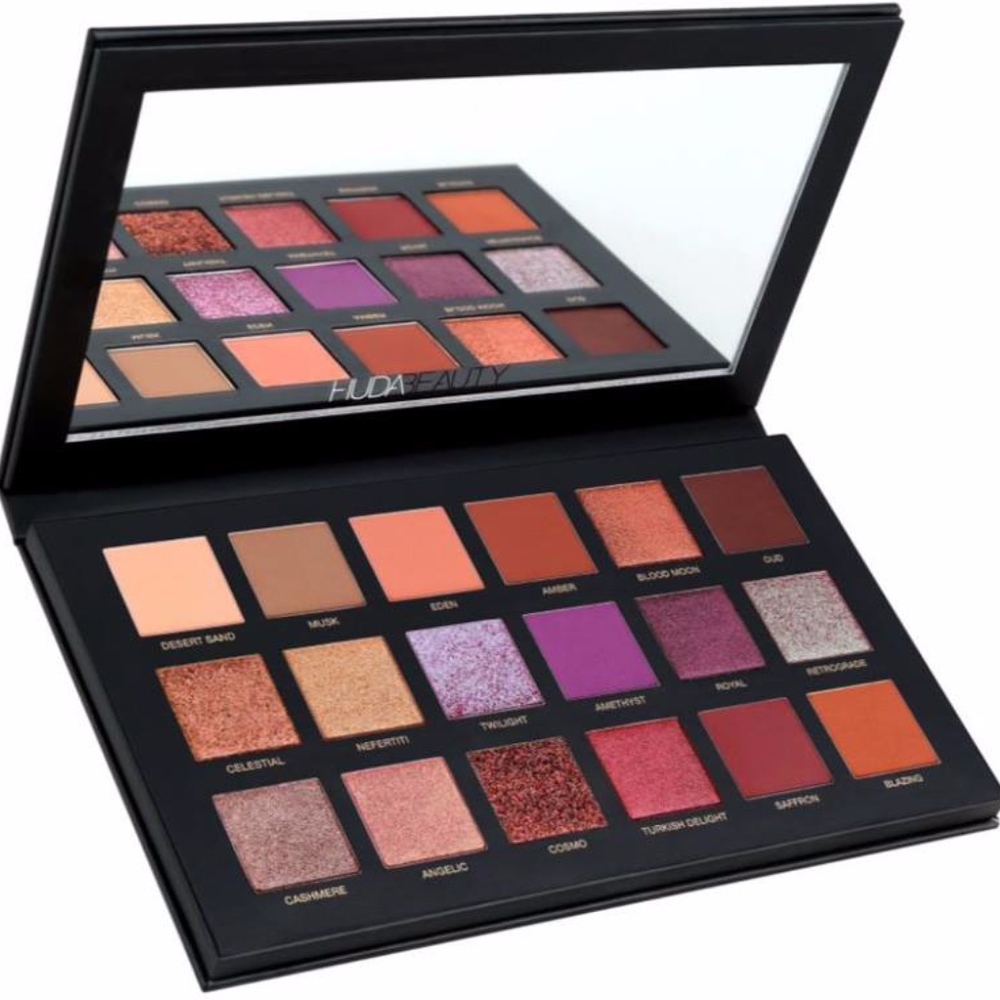 Huda Beauty Desert Dusk Palette